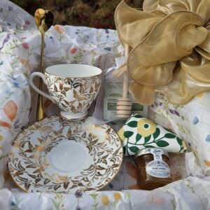 Image of Attainabilitea Tea Box with a gold fascinator.